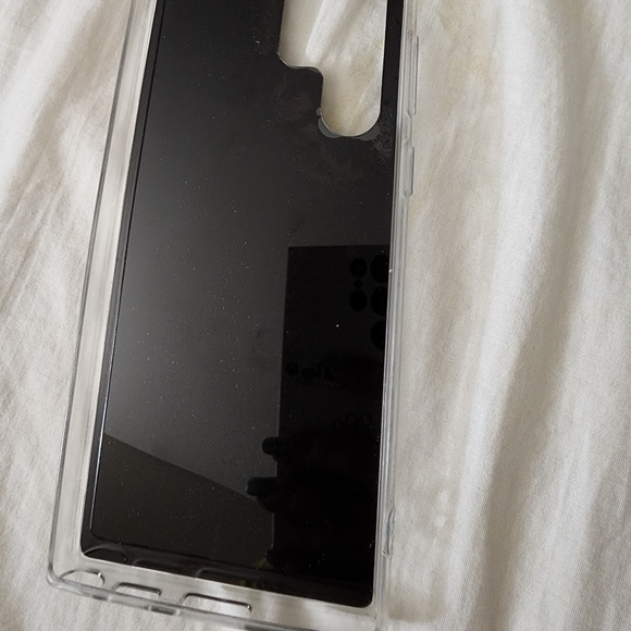 Samsung S22 ultra case with butterfly back - Picture 2 of 3